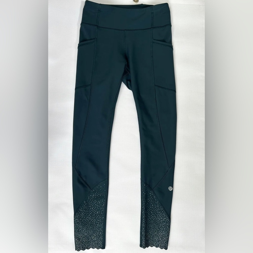 Lululemon Leggings ‘Tight Stuff’ Scalloped Cuffs Size 2 Color: Submarine